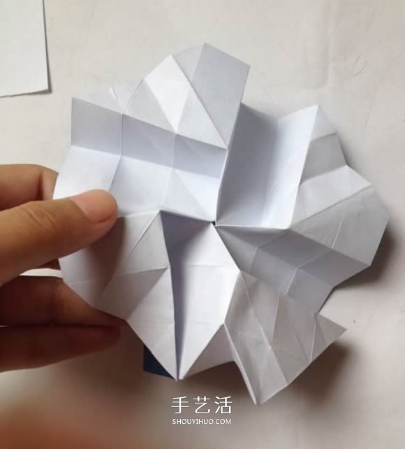 川崎玫瑰的經(jīng)典折法圖解 怎么折川崎玫瑰花教程 -  rpnrmr.com