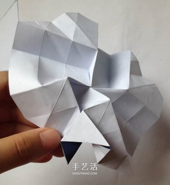 川崎玫瑰的經(jīng)典折法圖解 怎么折川崎玫瑰花教程 -  rpnrmr.com