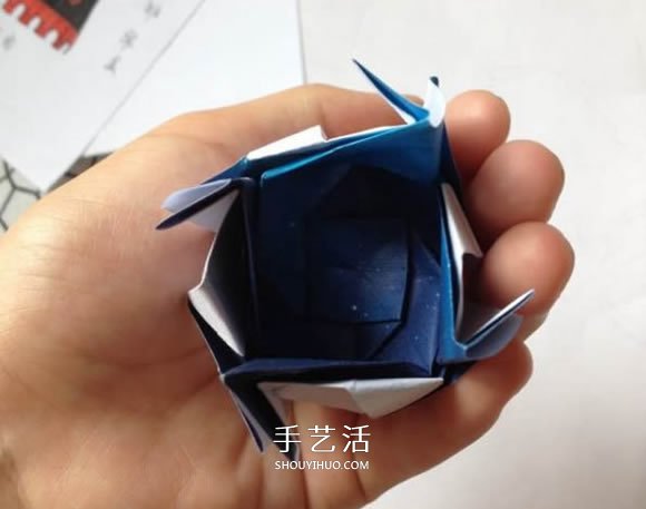 川崎玫瑰的經(jīng)典折法圖解 怎么折川崎玫瑰花教程 -  rpnrmr.com