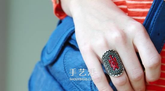 簡單的指甲油小改造 讓金屬戒指擁有美麗色彩 -  rpnrmr.com