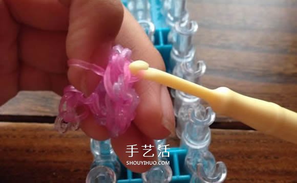 怎樣用橡皮筋編織戒指 編成漂亮的花朵造型 -  rpnrmr.com