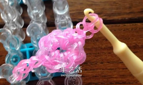 怎樣用橡皮筋編織戒指 編成漂亮的花朵造型 -  rpnrmr.com