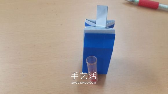 有趣的手工折紙教程 帶吸管牛奶盒的折法圖解 -  rpnrmr.com