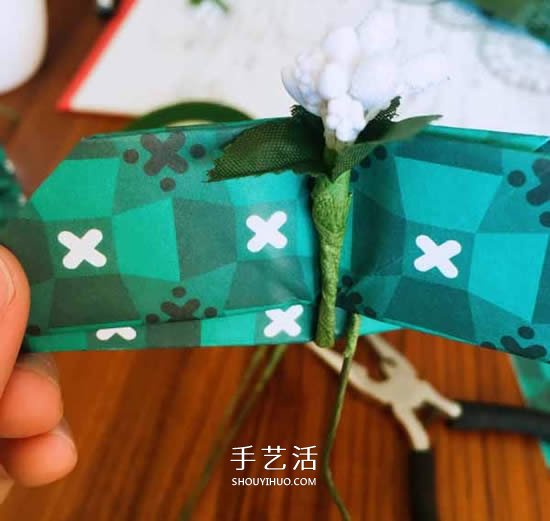 卷紙筒廢物利用 和紙花一起做漂亮圣誕花環(huán) -  rpnrmr.com