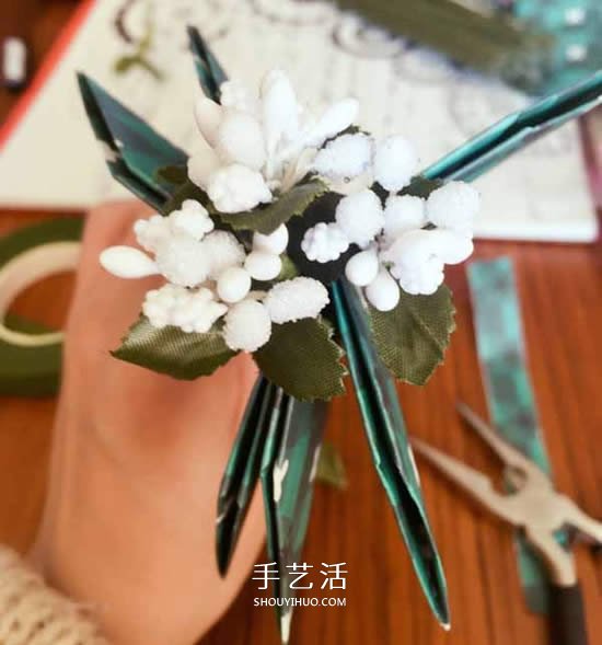 卷紙筒廢物利用 和紙花一起做漂亮圣誕花環(huán) -  rpnrmr.com