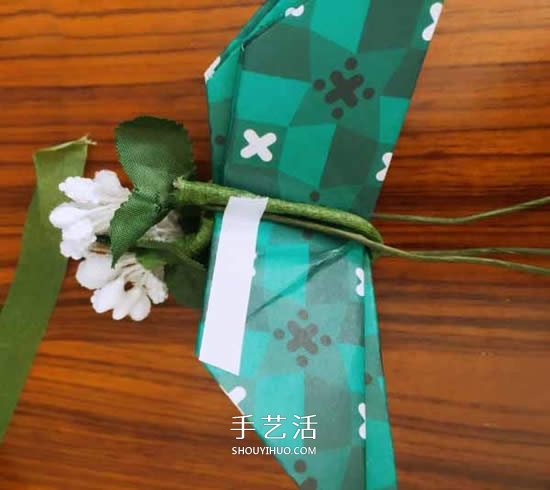 卷紙筒廢物利用 和紙花一起做漂亮圣誕花環(huán) -  rpnrmr.com