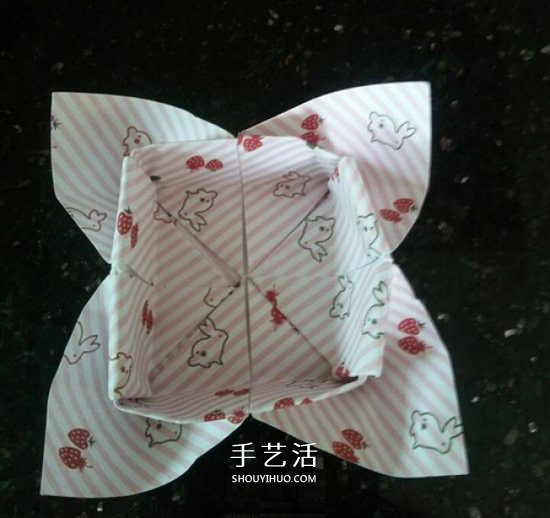 特色紙盒的折法圖解 折一個(gè)四葉草盒子的教程 -  rpnrmr.com