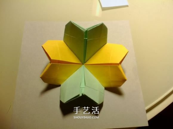 雙色幸運(yùn)草的折法圖解 兩張紙折四葉草的方法 -  rpnrmr.com