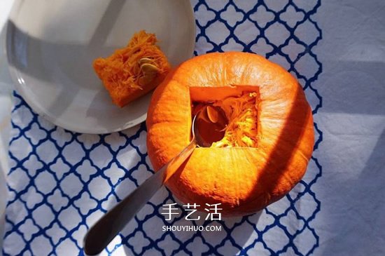 用真的南瓜手工制作有趣的萬圣節(jié)南瓜燈方法 -  rpnrmr.com