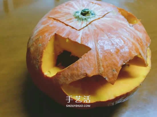 用真的南瓜手工制作有趣的萬圣節(jié)南瓜燈方法 -  rpnrmr.com