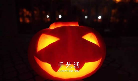 用真的南瓜手工制作有趣的萬圣節(jié)南瓜燈方法 -  rpnrmr.com