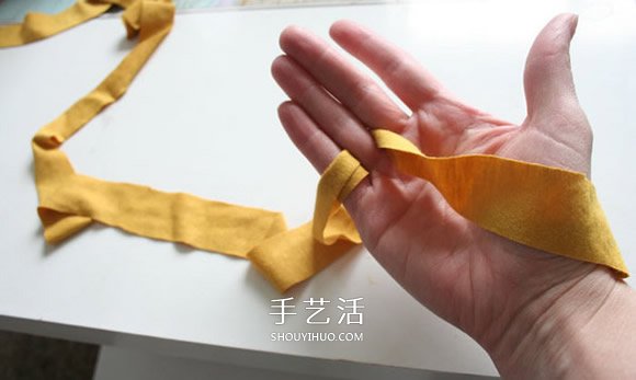 舊T恤編織手鏈的方法 粗獷風(fēng)男士手鏈DIY -  rpnrmr.com