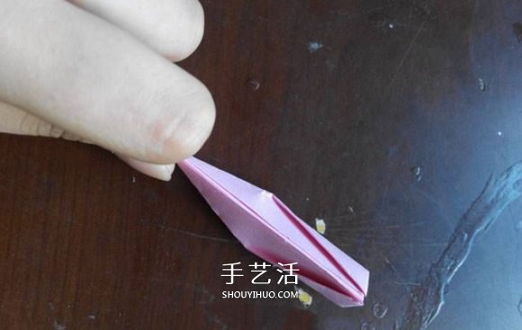 超簡(jiǎn)單的折紙教程 美麗荷花的折法步驟圖解 -  rpnrmr.com