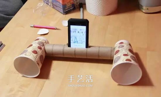 保鮮膜筒和紙杯廢物利用 簡易手機擴音器的做法 -  rpnrmr.com
