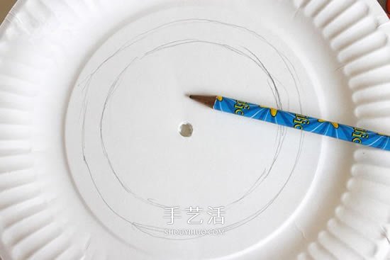 蛋糕盤廢物利用 手工制作萬圣節(jié)女巫帽的方法 -  rpnrmr.com