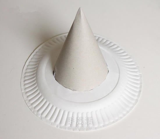 蛋糕盤廢物利用 手工制作萬圣節(jié)女巫帽的方法 -  rpnrmr.com