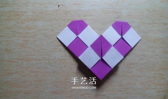怎么折紙格紋愛心圖解 雙色格子心形的折法 -  rpnrmr.com