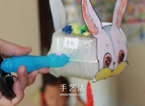 用月餅盒做手工的教程 中秋節(jié)兔子燈制作方法 -  rpnrmr.com