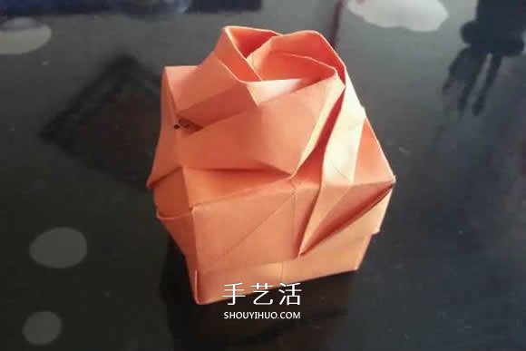 玫瑰紙盒的折法圖解 情人節(jié)玫瑰禮品盒折紙 -  rpnrmr.com