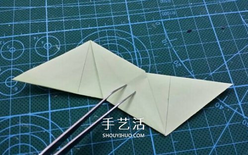 怎么折紙星星花球圖解 發(fā)射光芒立體星星的折法 -  rpnrmr.com