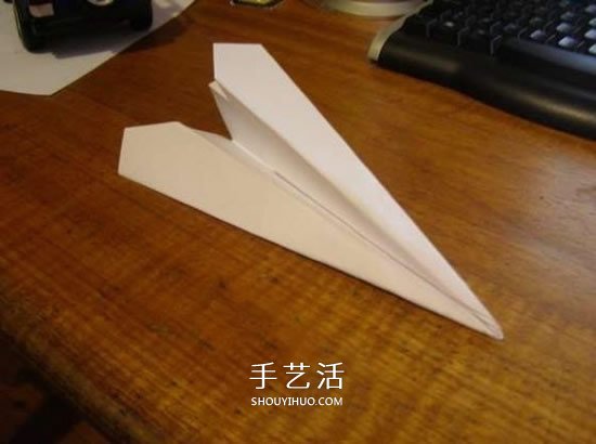 飛得更快更遠(yuǎn)！ 簡(jiǎn)單紙飛機(jī)的折紙方法圖解 -  rpnrmr.com