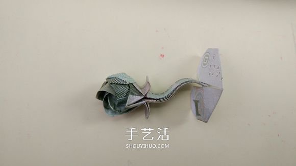 紙幣折心花怒放的方法 情人節(jié)愛心玫瑰花折法 -  rpnrmr.com