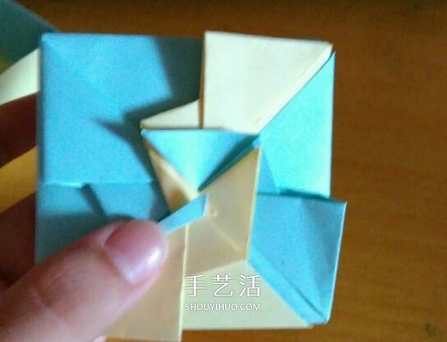 風(fēng)車盒子怎么折圖解教程 方形風(fēng)車禮盒的折法 -  rpnrmr.com