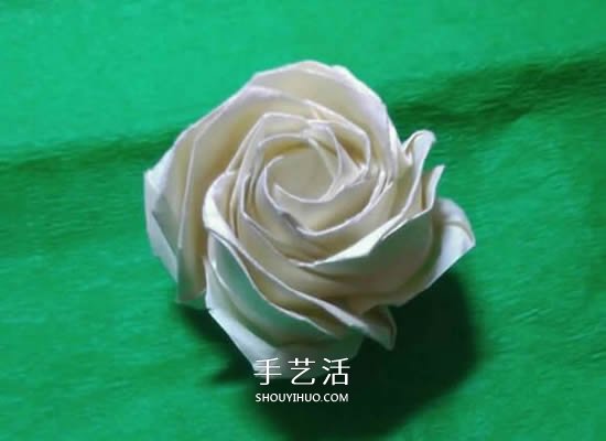 情人節(jié)前練練手 美麗紙玫瑰花的折疊步驟圖 -  rpnrmr.com