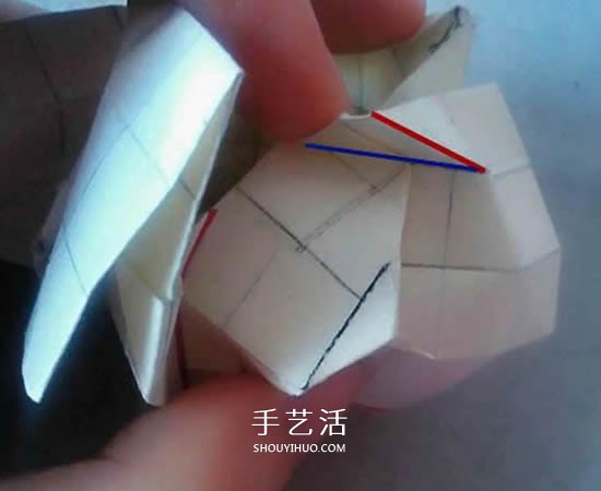 情人節(jié)前練練手 美麗紙玫瑰花的折疊步驟圖 -  rpnrmr.com