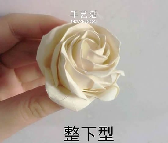 情人節(jié)前練練手 美麗紙玫瑰花的折疊步驟圖 -  rpnrmr.com