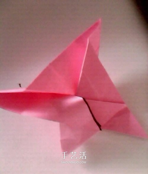 簡(jiǎn)單紙玫瑰花的折法 像是還未完全綻放的結(jié)構(gòu) -  rpnrmr.com