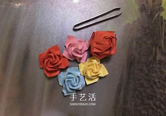 便簽紙折花的教程 迷你玫瑰花手工折紙圖解 -  rpnrmr.com