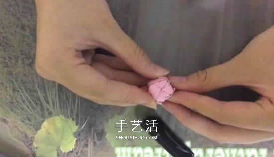 便簽紙折花的教程 迷你玫瑰花手工折紙圖解 -  rpnrmr.com