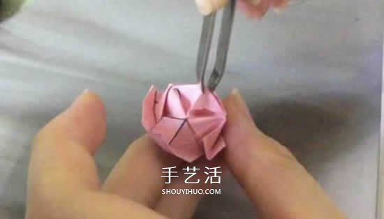 便簽紙折花的教程 迷你玫瑰花手工折紙圖解 -  rpnrmr.com