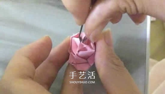 便簽紙折花的教程 迷你玫瑰花手工折紙圖解 -  rpnrmr.com