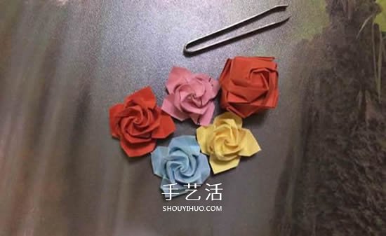 便簽紙折花的教程 迷你玫瑰花手工折紙圖解 -  rpnrmr.com
