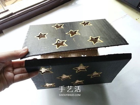 瓦楞紙做漂亮星星燈飾 改造成燈籠也很簡(jiǎn)單 -  rpnrmr.com