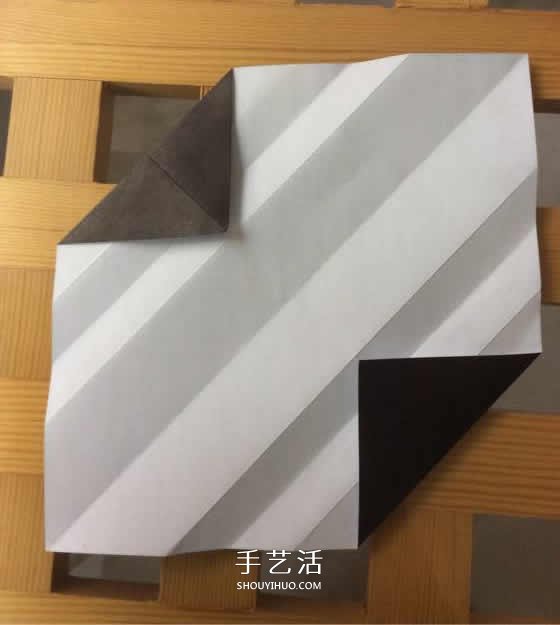 爬行大熊貓的折紙步驟圖解 憨態(tài)可掬很可愛~ -  rpnrmr.com