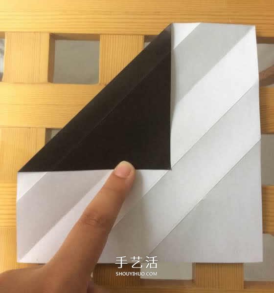 爬行大熊貓的折紙步驟圖解 憨態(tài)可掬很可愛~ -  rpnrmr.com