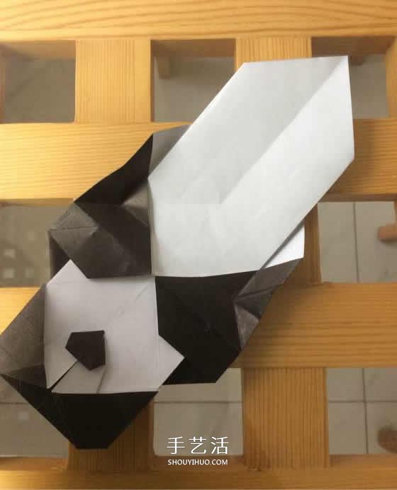爬行大熊貓的折紙步驟圖解 憨態(tài)可掬很可愛~ -  rpnrmr.com