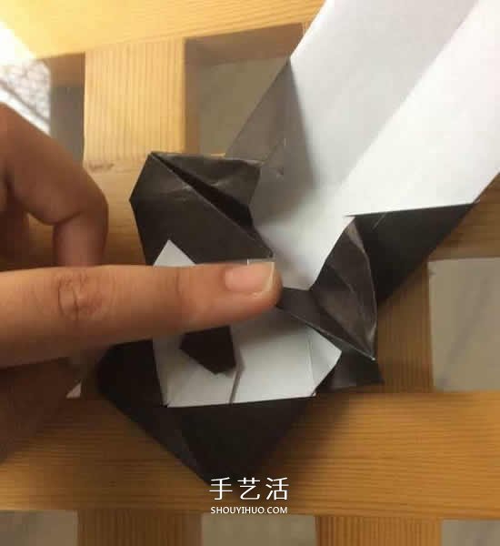 爬行大熊貓的折紙步驟圖解 憨態(tài)可掬很可愛~ -  rpnrmr.com