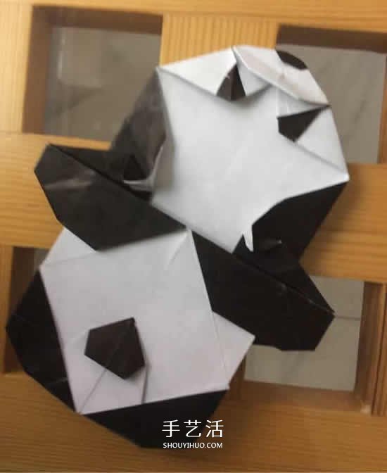 爬行大熊貓的折紙步驟圖解 憨態(tài)可掬很可愛~ -  rpnrmr.com