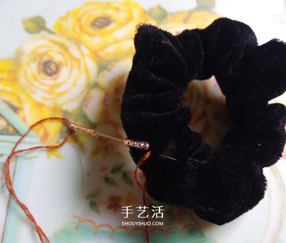 普通發(fā)圈改造教程 DIY好看串珠發(fā)圈的方法 -  rpnrmr.com