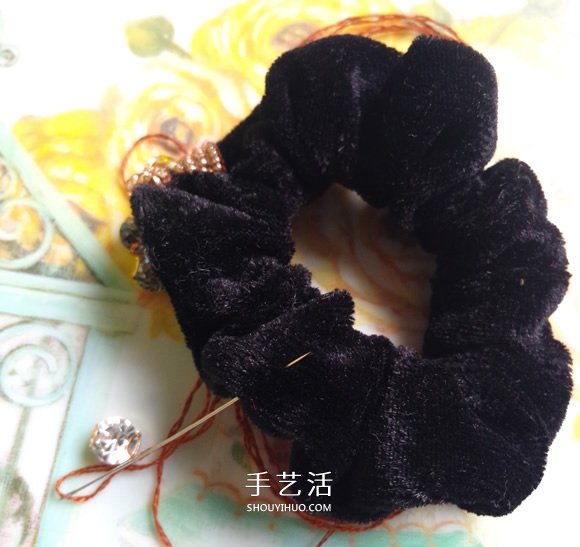 普通發(fā)圈改造教程 DIY好看串珠發(fā)圈的方法 -  rpnrmr.com