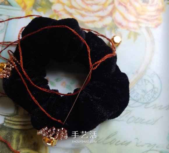 普通發(fā)圈改造教程 DIY好看串珠發(fā)圈的方法 -  rpnrmr.com