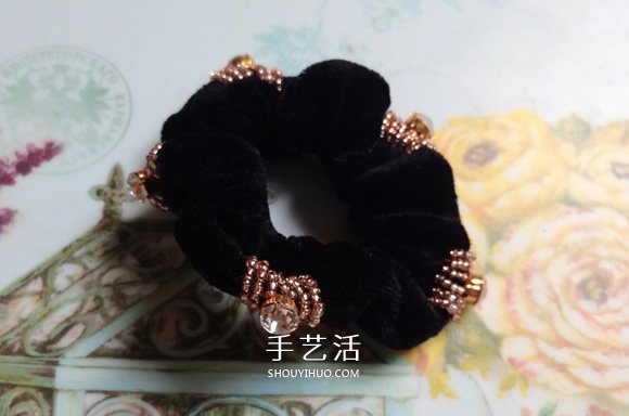 普通發(fā)圈改造教程 DIY好看串珠發(fā)圈的方法 -  rpnrmr.com
