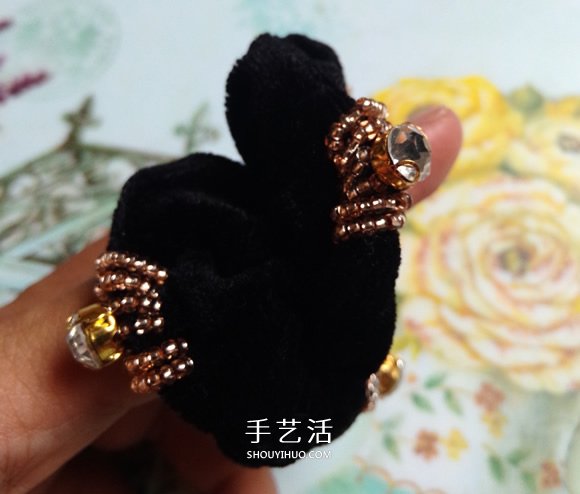 普通發(fā)圈改造教程 DIY好看串珠發(fā)圈的方法 -  rpnrmr.com