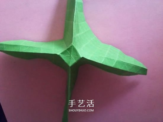 一張紙折玫瑰花的圖解教程 連花萼也一起折出 -  rpnrmr.com