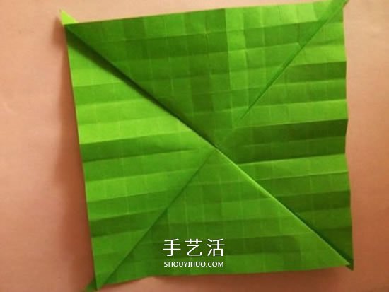 一張紙折玫瑰花的圖解教程 連花萼也一起折出 -  rpnrmr.com