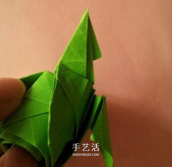一張紙折玫瑰花的圖解教程 連花萼也一起折出 -  rpnrmr.com